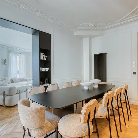Urbanflat 225 - Elite 4 Bedroom Bastille Apartment