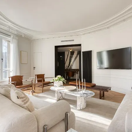 Urbanflat 225 - Elite 4 Bedroom Bastille Apartment