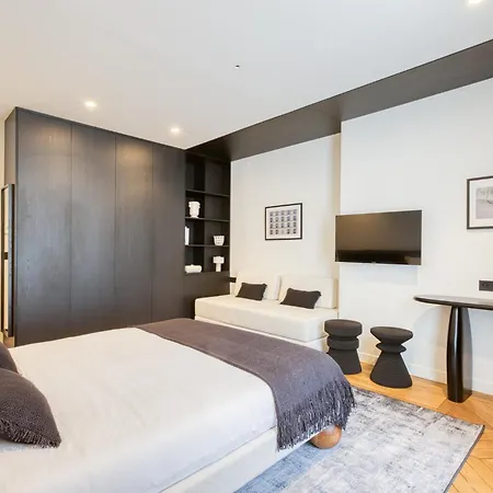 Urbanflat 225 - Elite 4 Bedroom Bastille Apartment