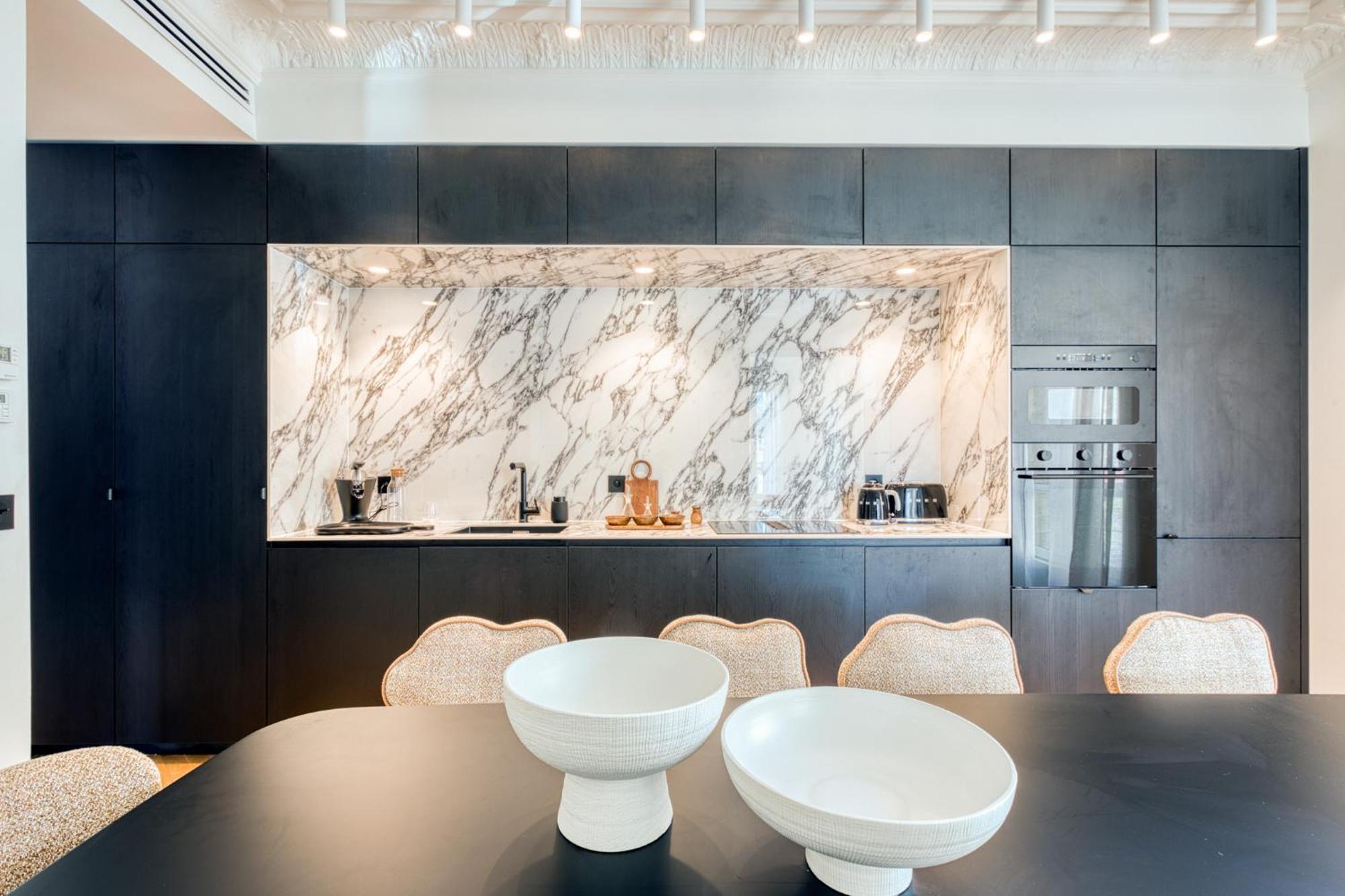 Urbanflat 225 - Elite 4 Bedroom Bastille Apartment Paris