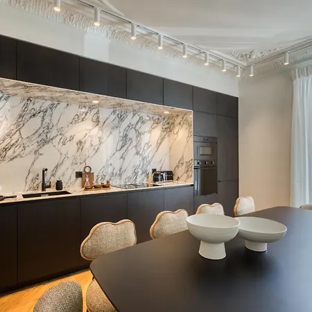 Urbanflat 225 - Elite 4 Bedroom Bastille * Parigi