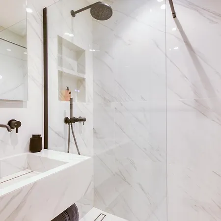 Urbanflat 225 - Elite 4 Bedroom Bastille * Parigi